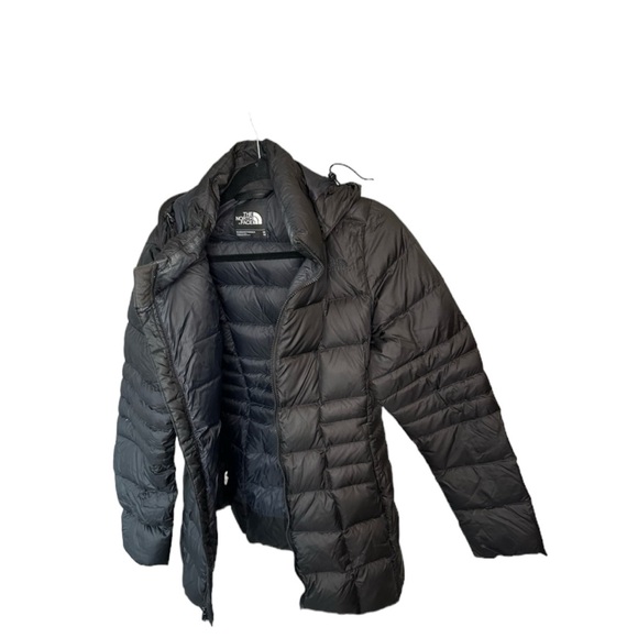 Women’s North Face down jacket - Picture 1 of 5